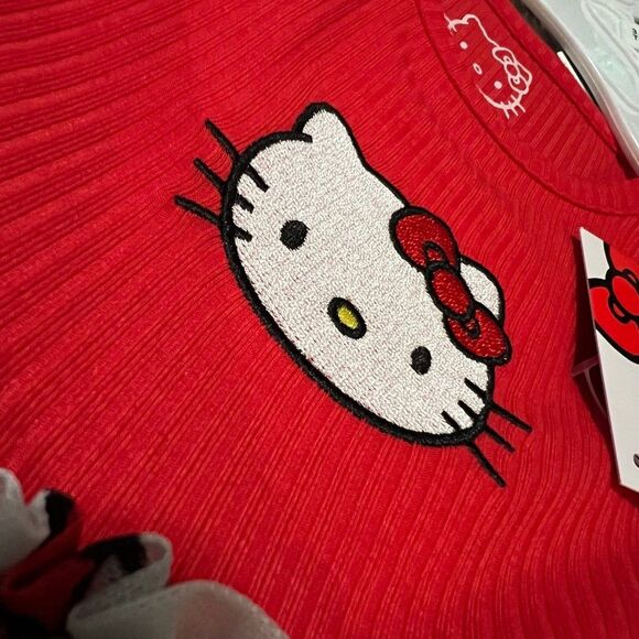 Hello Kitty Outfits Size 3T - Picture 9 of 12